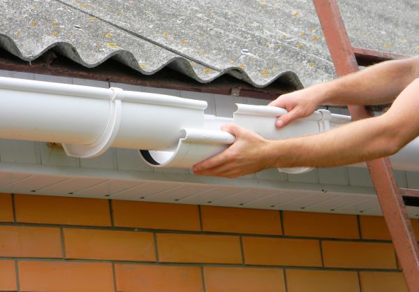 Cost of Gutter Hanging in Saint Cloud